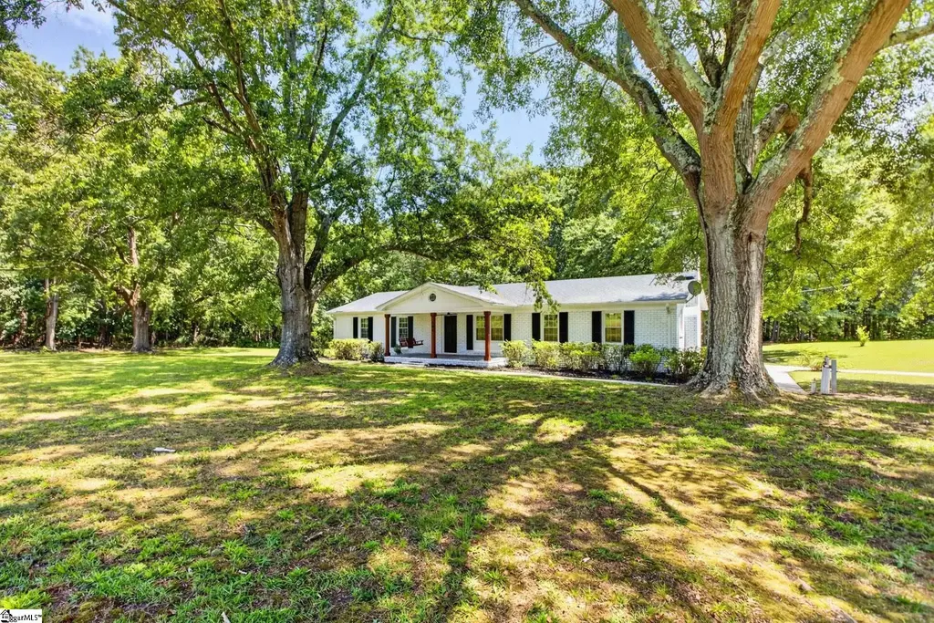 744 Cooper Bridge Road, Fountain Inn