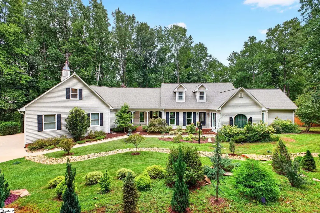 205 Cove Harbor Court, Taylors
