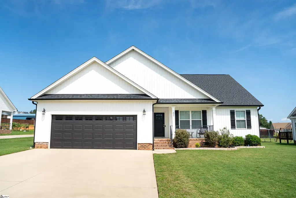 529 Life Lane, Lyman