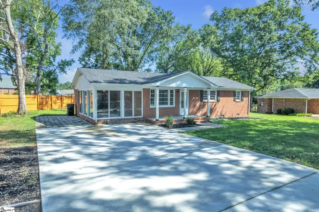 903 Brushy Creek Road, Taylors