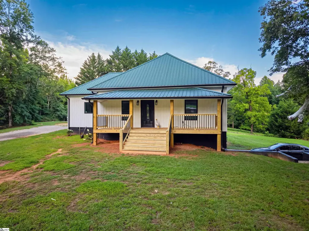 553 Dacusville Road, Marietta