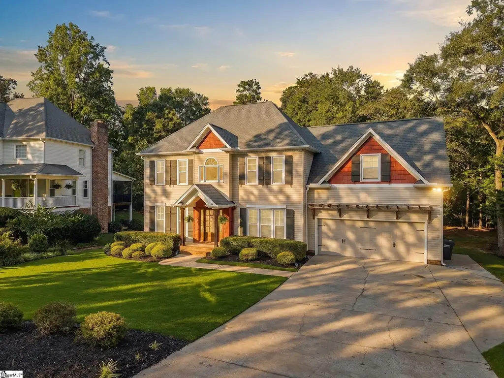 21 River Way Drive, Greer