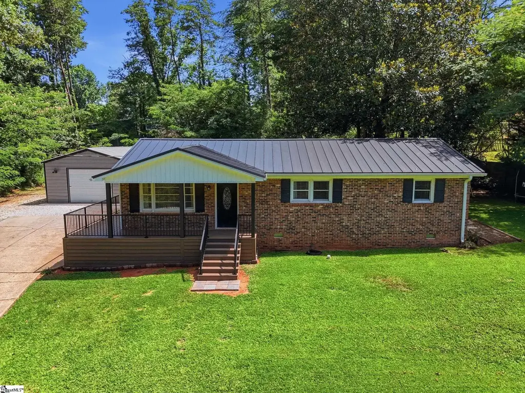 30 Dogwood Drive, Travelers Rest