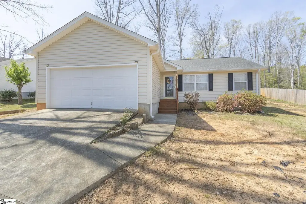 107 Brookside Circle, Honea Path