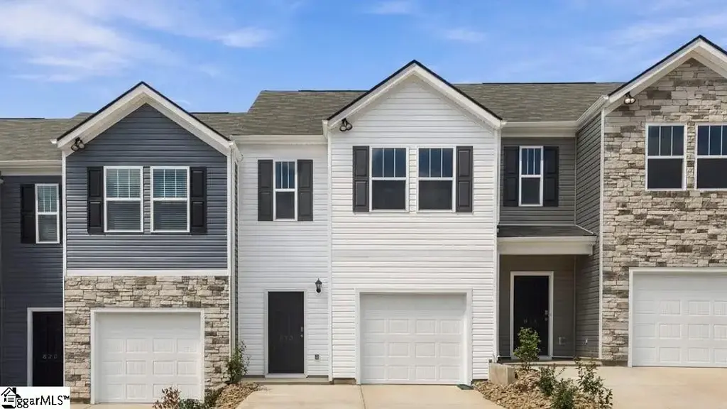 818 Embark Circle, Greer
