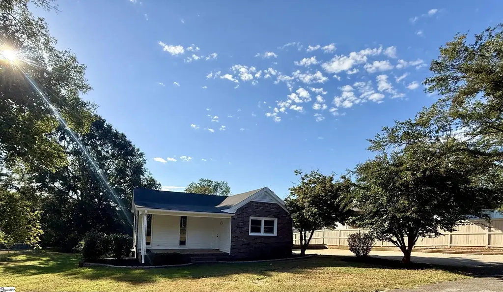 160 J Street, Greer