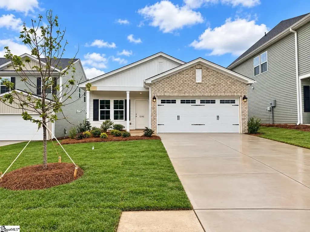 12192 Lansbury Drive, Inman