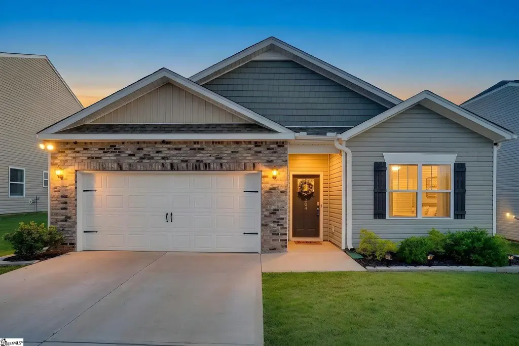 204 Fountain Oak Lane, Easley