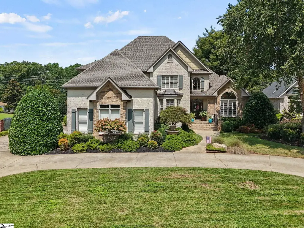 103 Norman Place, Greenville