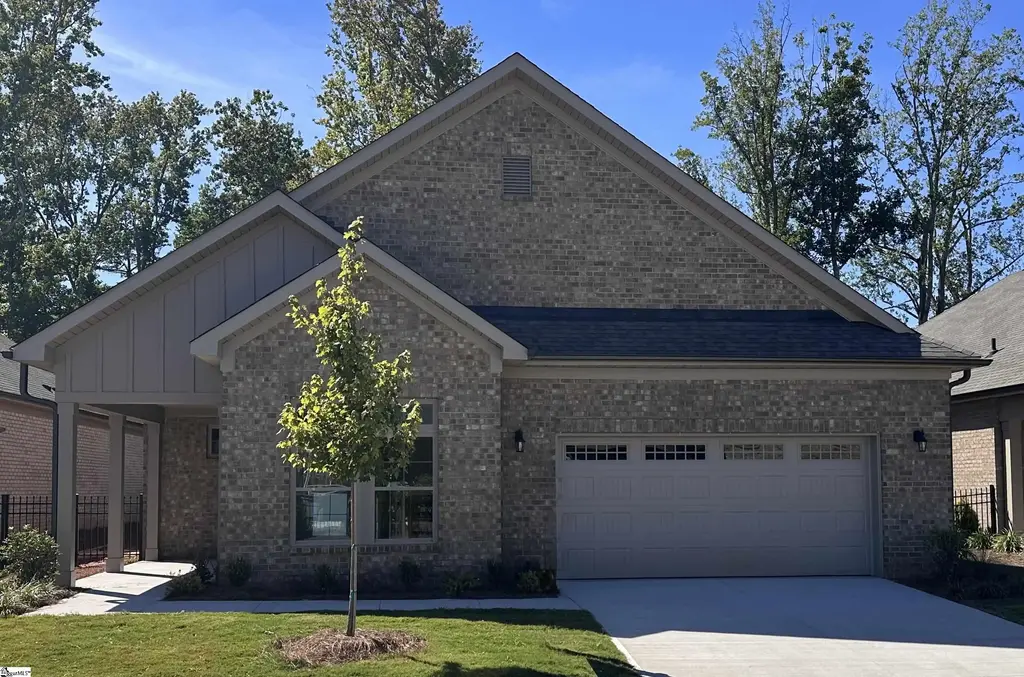 608 Elexa Court, Greer