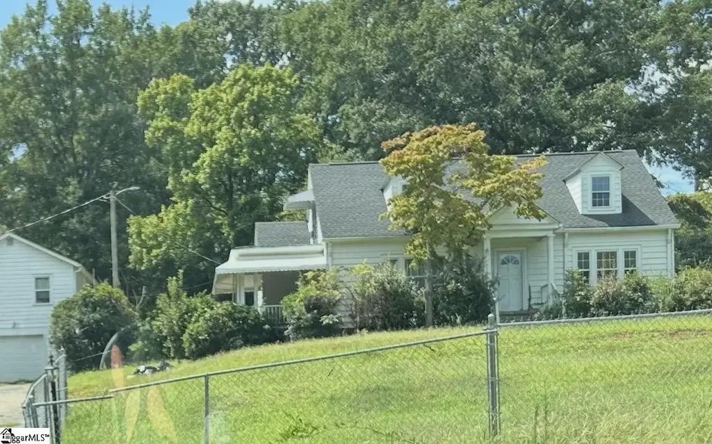 2819 Poinsett Highway, Greenville