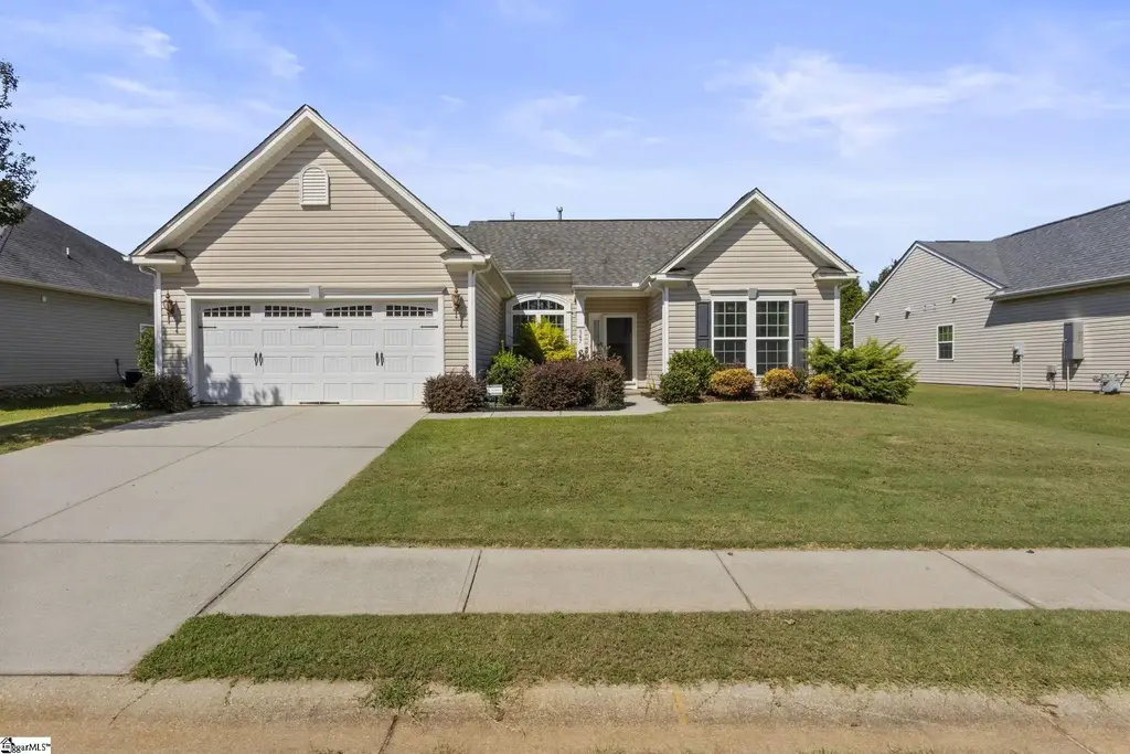 567 Shoreline Boulevard, Boiling Springs