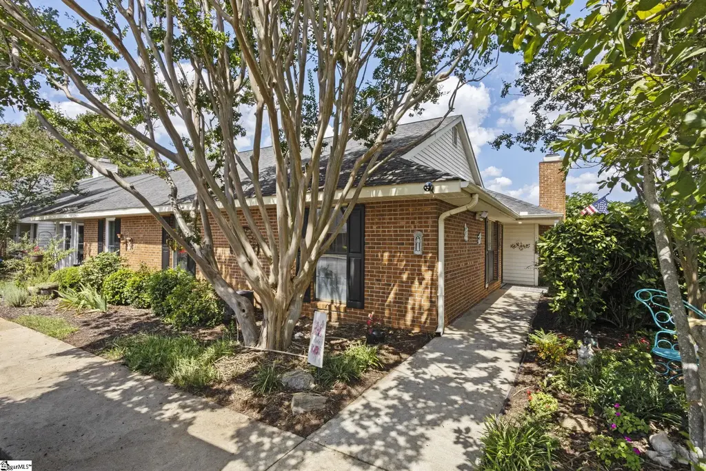 13 Forest Lake Drive, Simpsonville