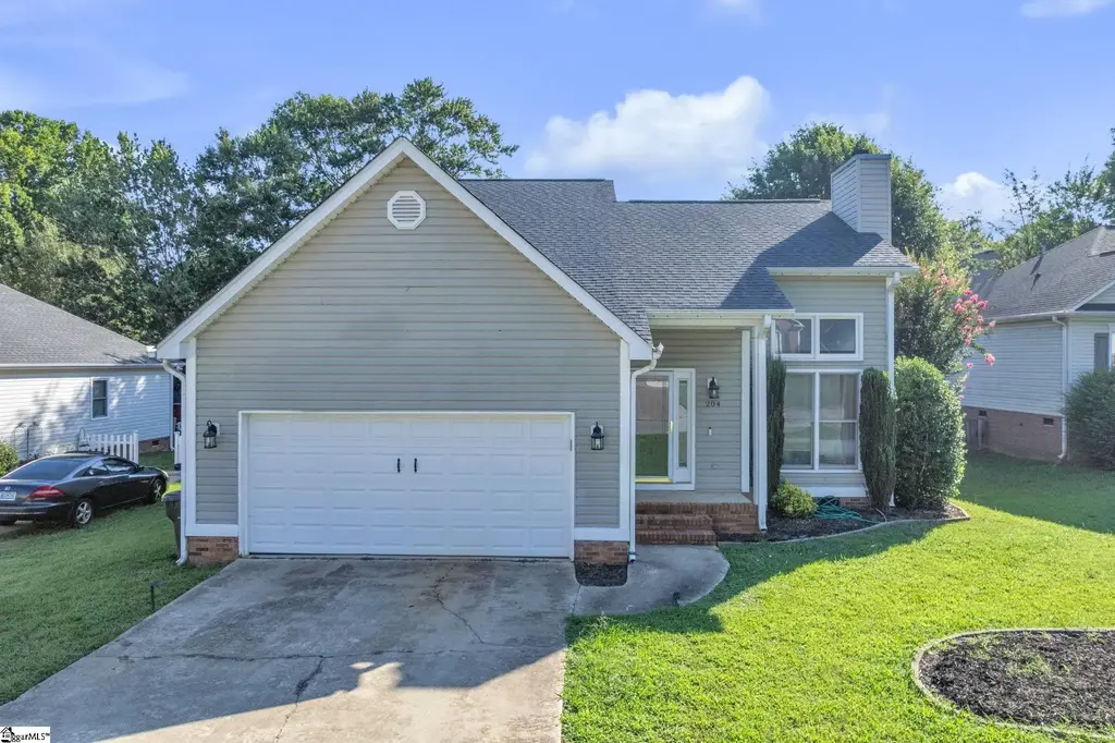 204 Flagstar Court, Fountain Inn
