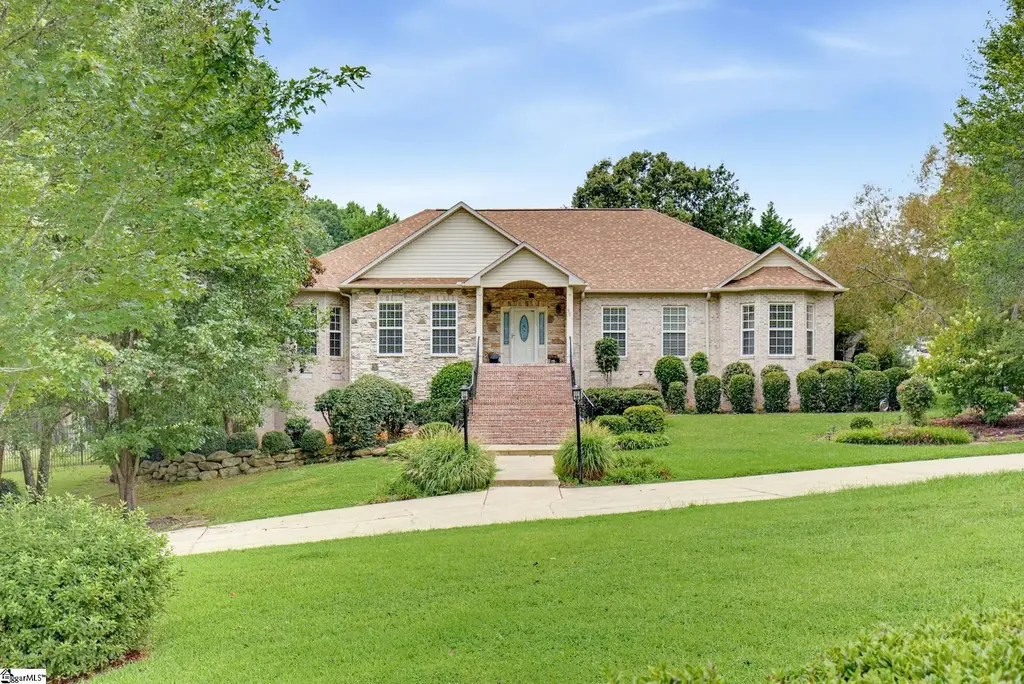 301 Glen Meadows Drive, Simpsonville