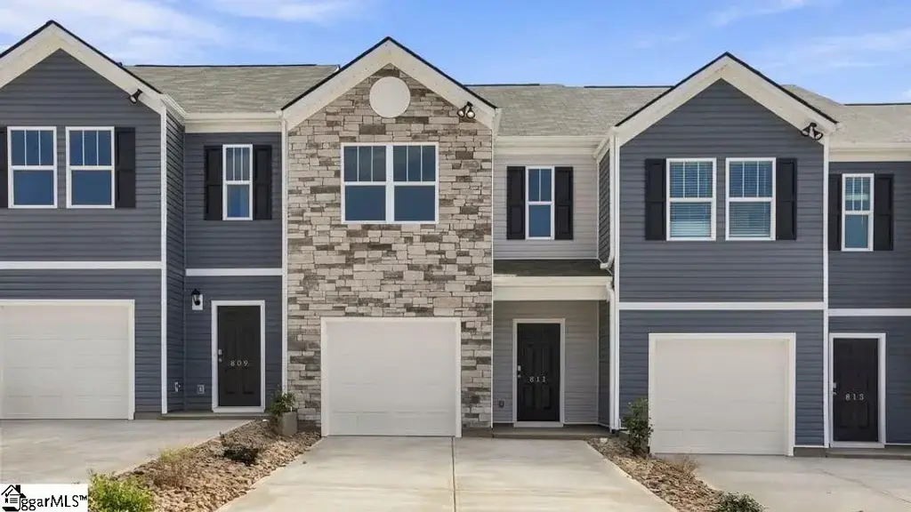 811 Embark Circle, Greer