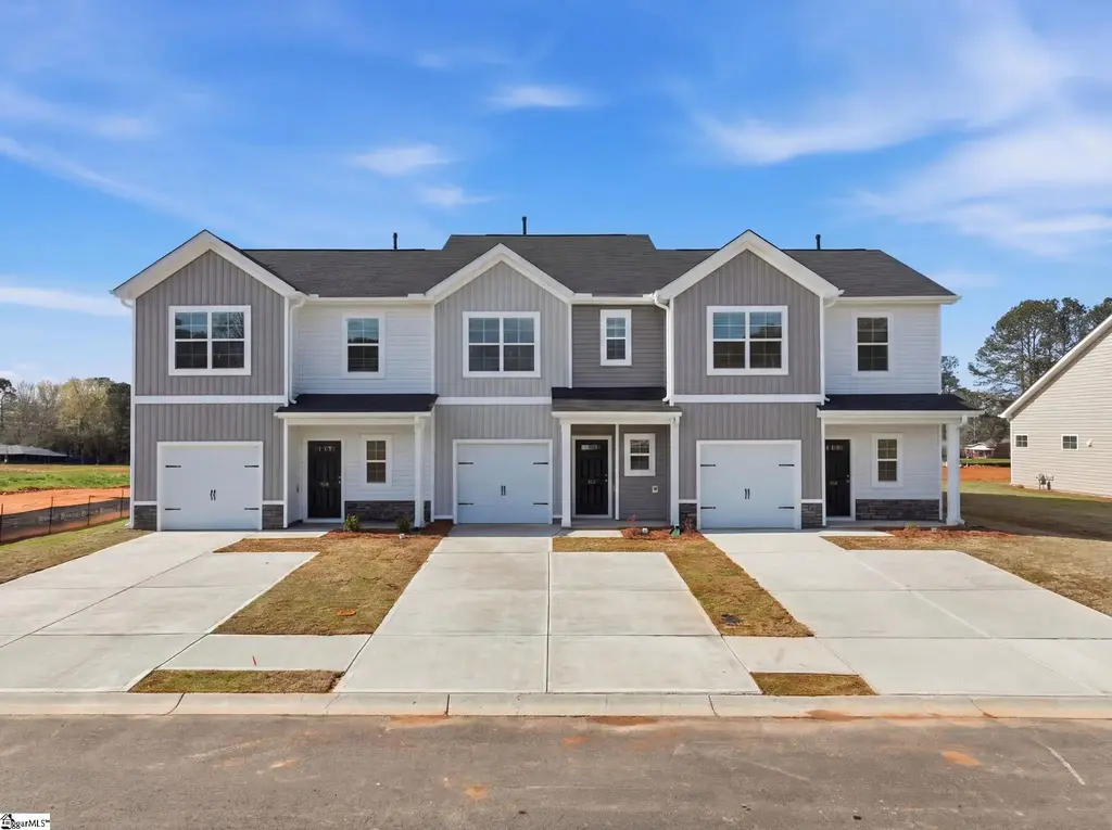 305 Lilac Loop, Greenwood