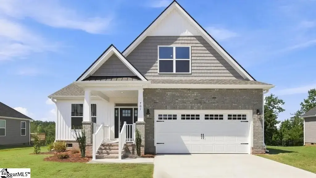 701 Hidden Creek Court, Seneca