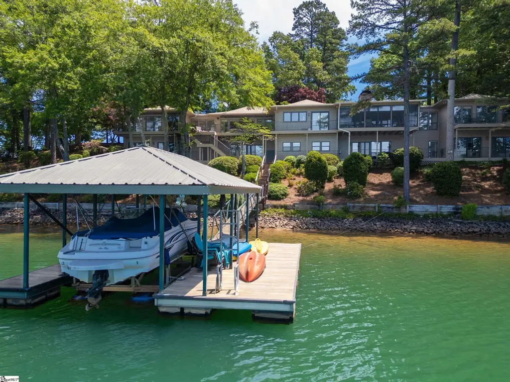 5 Lighthouse Court, Salem