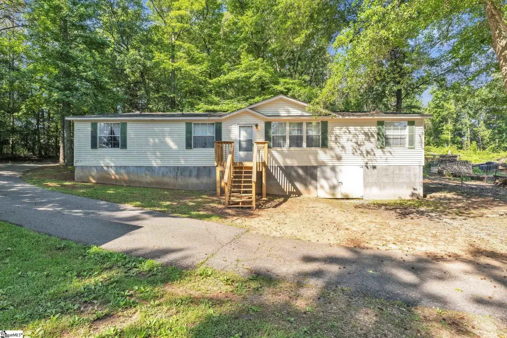 7401 Highway 24, Townville