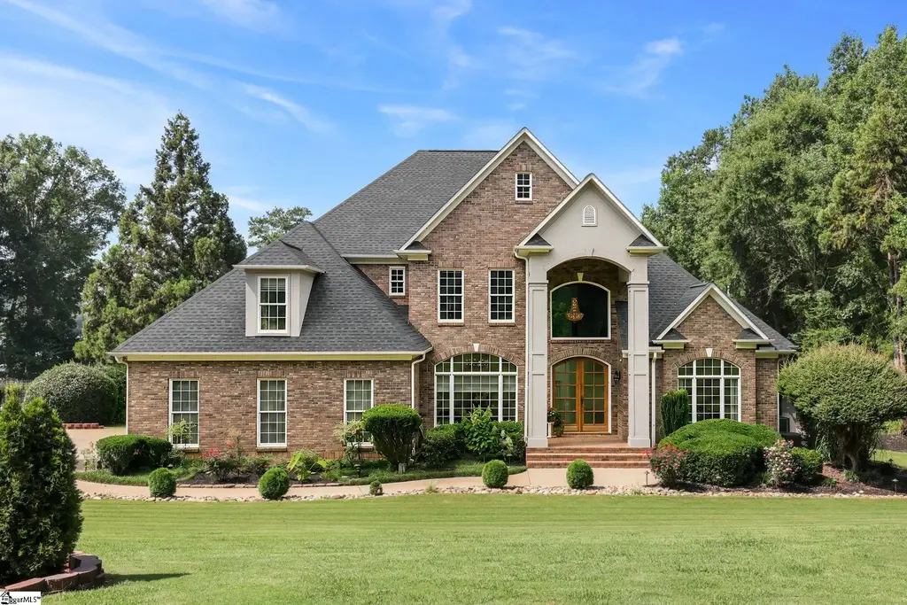 227 Woodlake Drive, Spartanburg