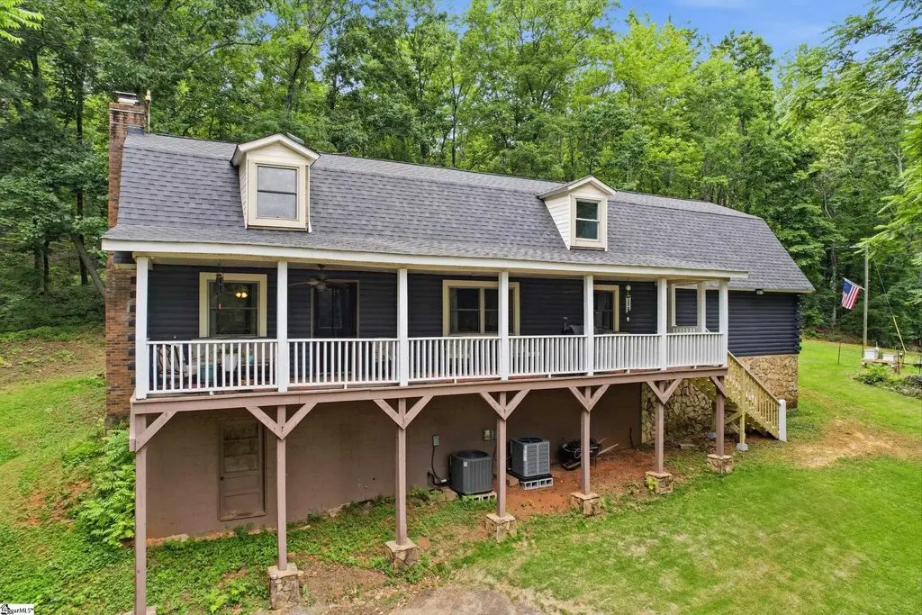 211 Narrow Way, Travelers Rest