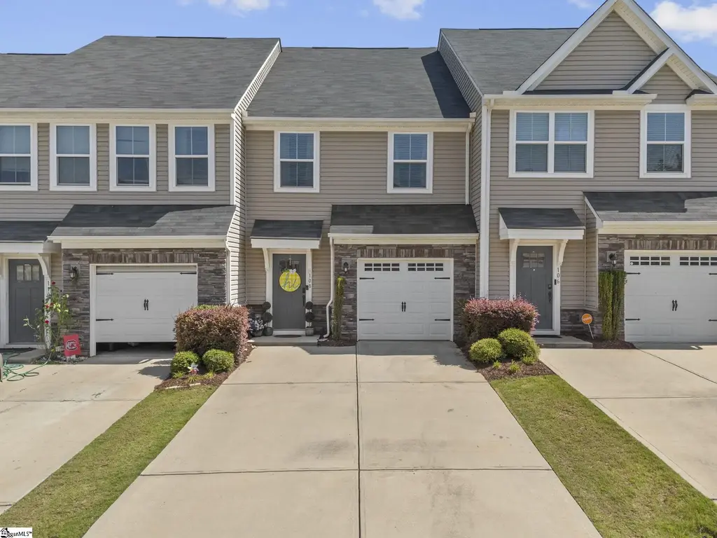 108 Roundtree Drive, Simpsonville