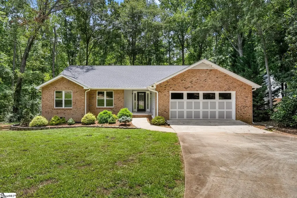 1420 Hunters Trail, Anderson