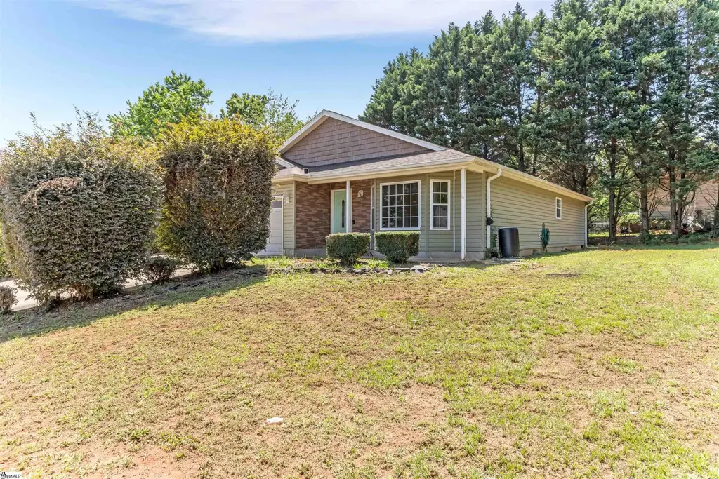 400 Panther Court, Greer