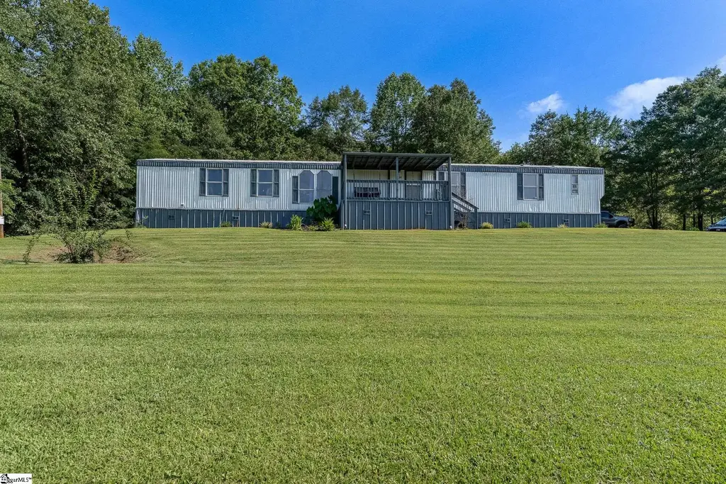122 Lake Circle Road, Marietta