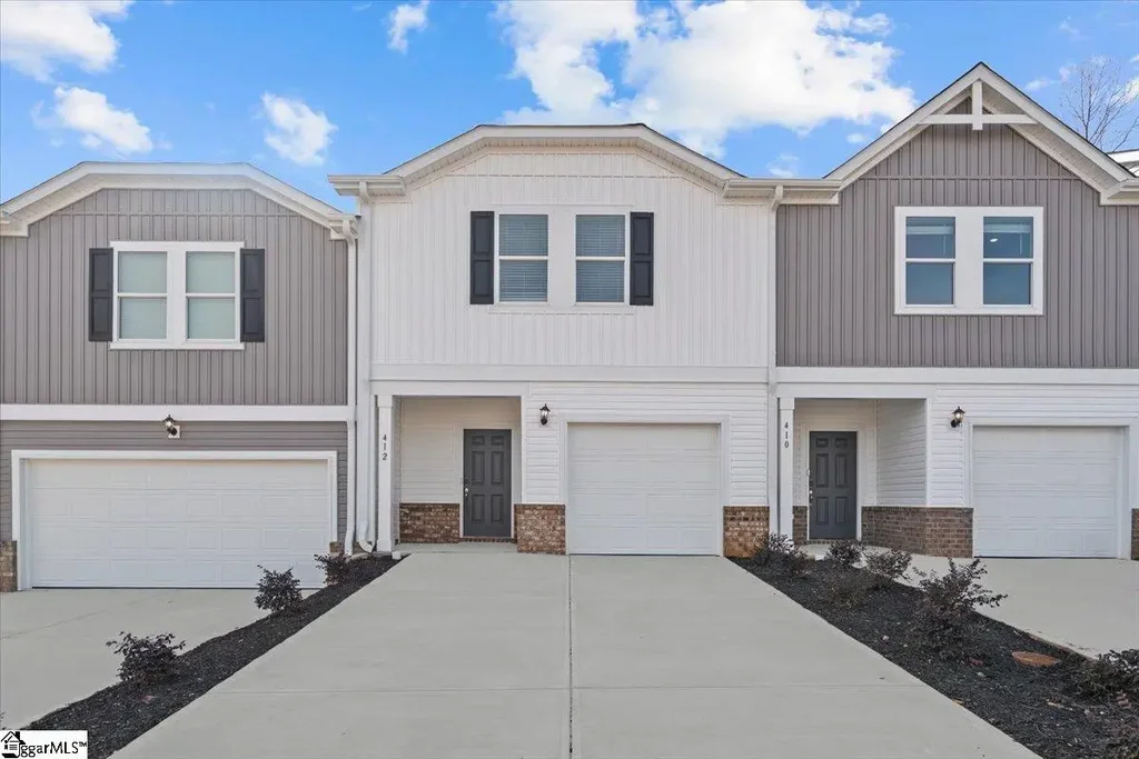 412 Blissful Court, Taylors