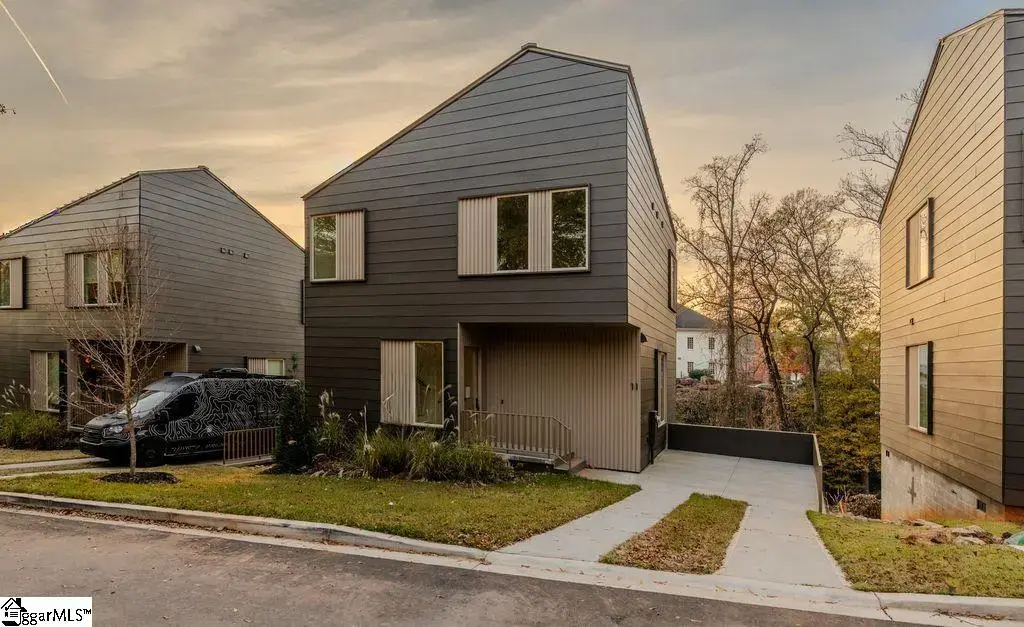 11 Mount Zion Avenue, Greenville