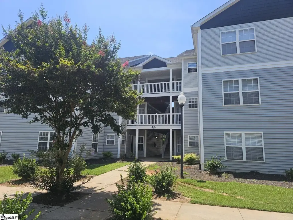 188 University Village Drive, Central