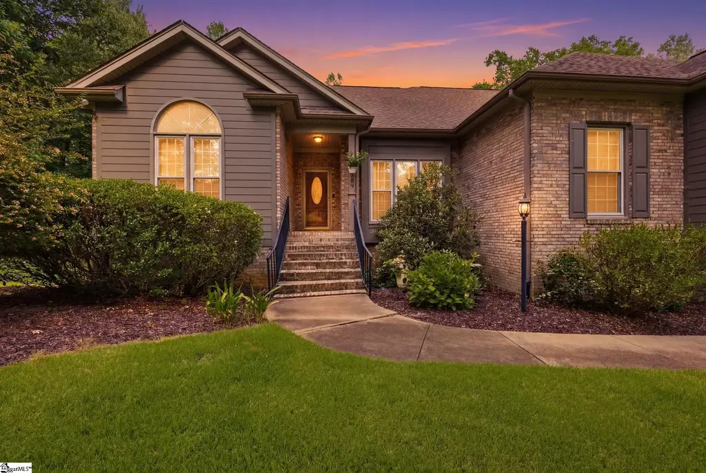 703 Garnett Way, Simpsonville