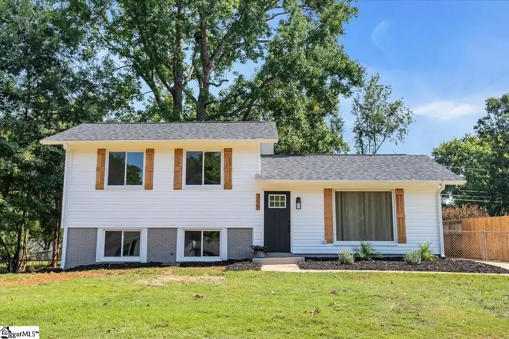 205 Brookmere Road, Simpsonville