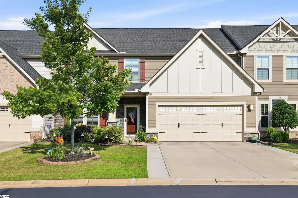 202 Ragin Court, Simpsonville