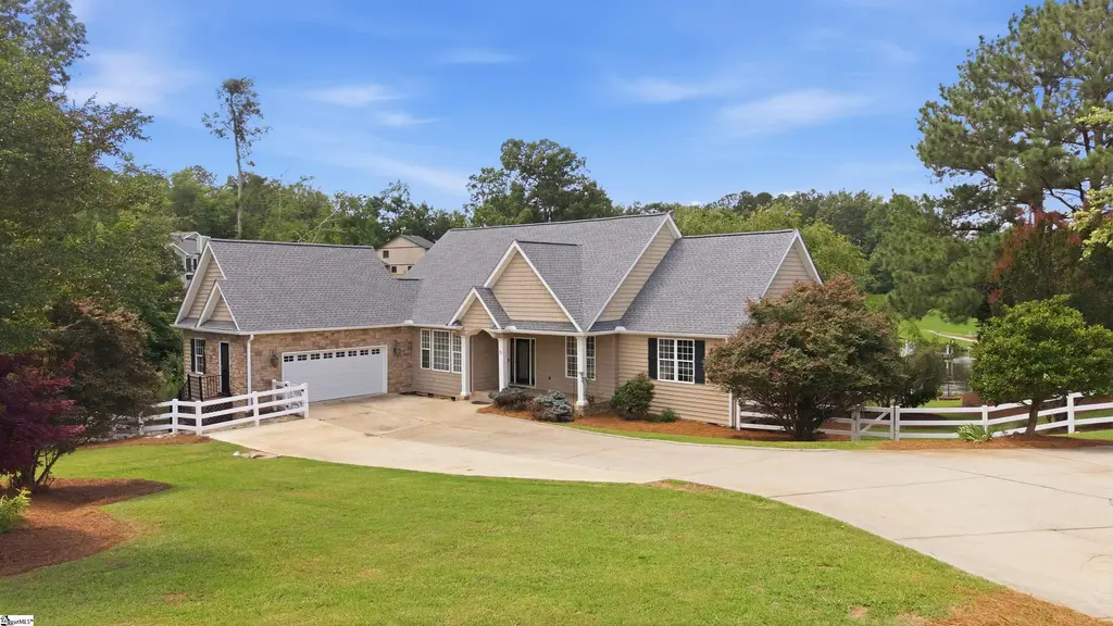 123 Bridgepoint Road, Greenwood