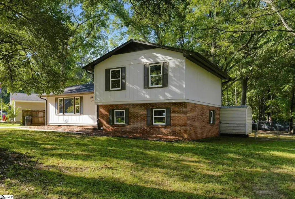 202 Vinewood Court, Simpsonville