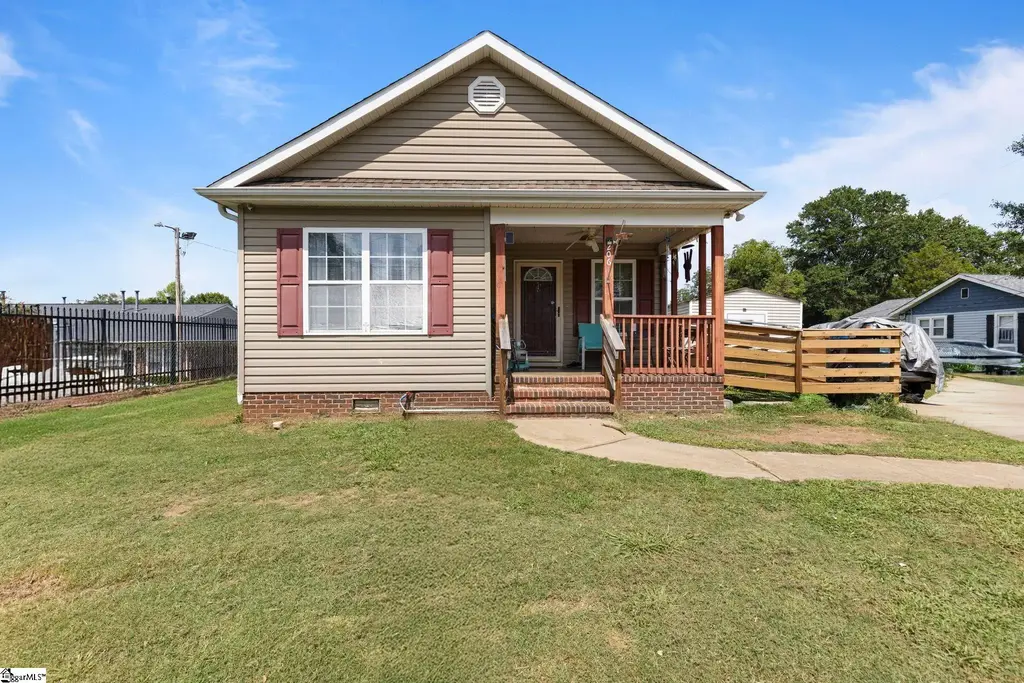 206 Oakland Avenue, Greer