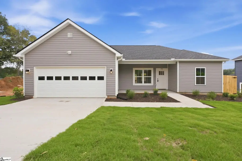 102 9th Street, Greenville