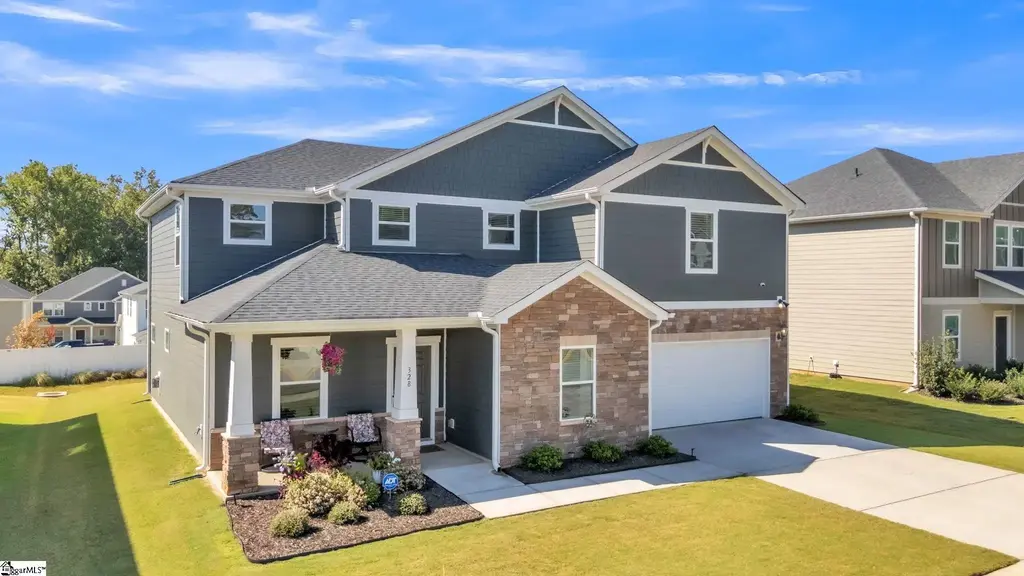 328 Roderick Lane, Greenville