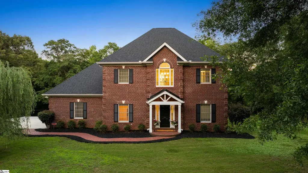 453 Circle Road, Greer