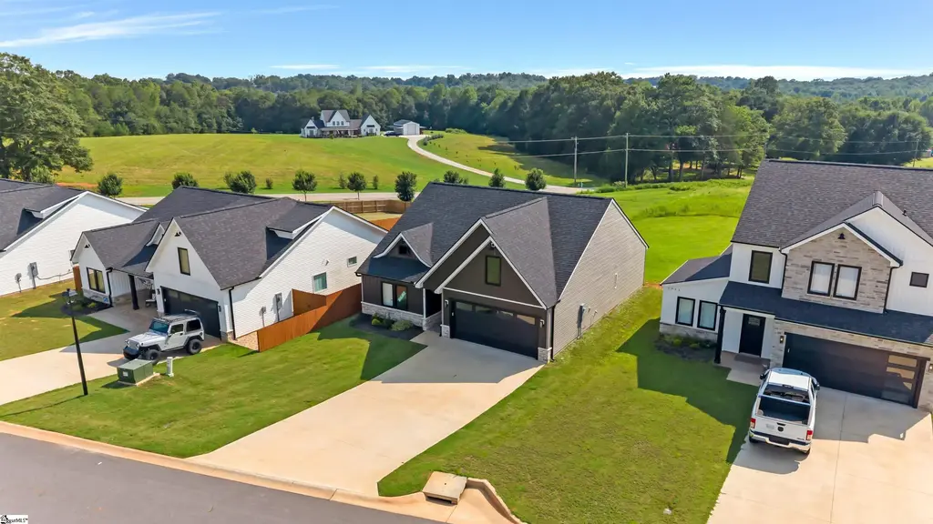 2019 Meadow Glen Court, Chesnee