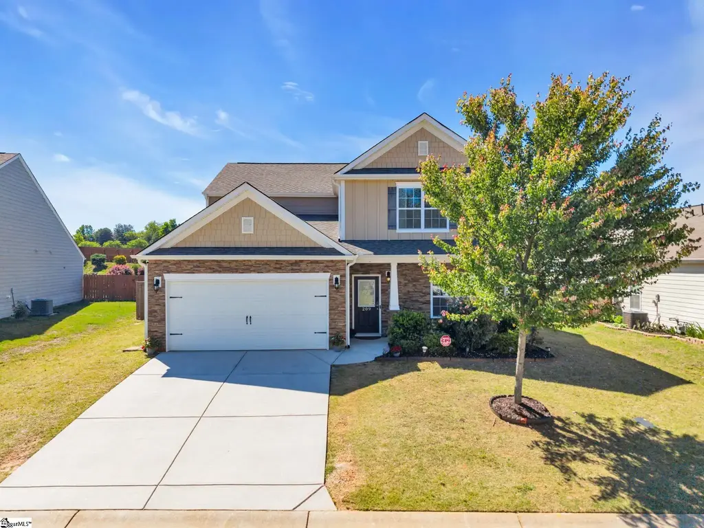 209 Hartwood Lake Lane, Greer