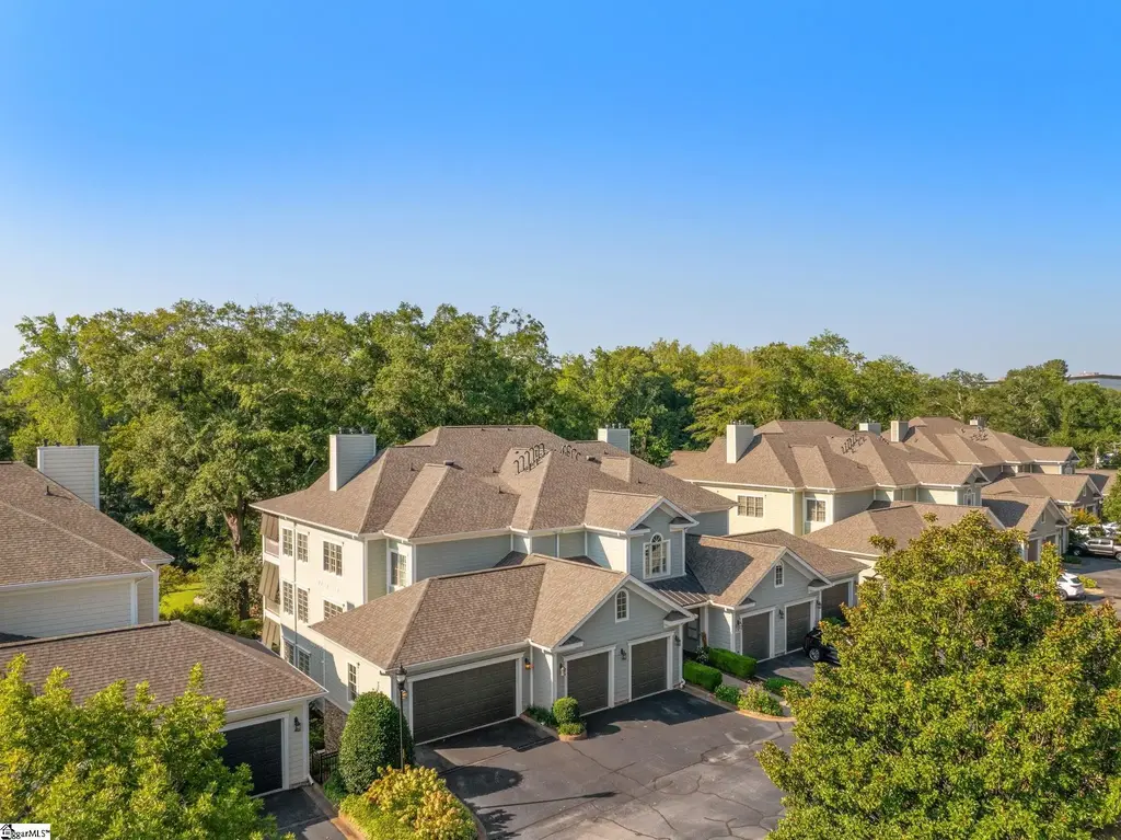 168 Ridgeland Drive Unit 201, Greenville