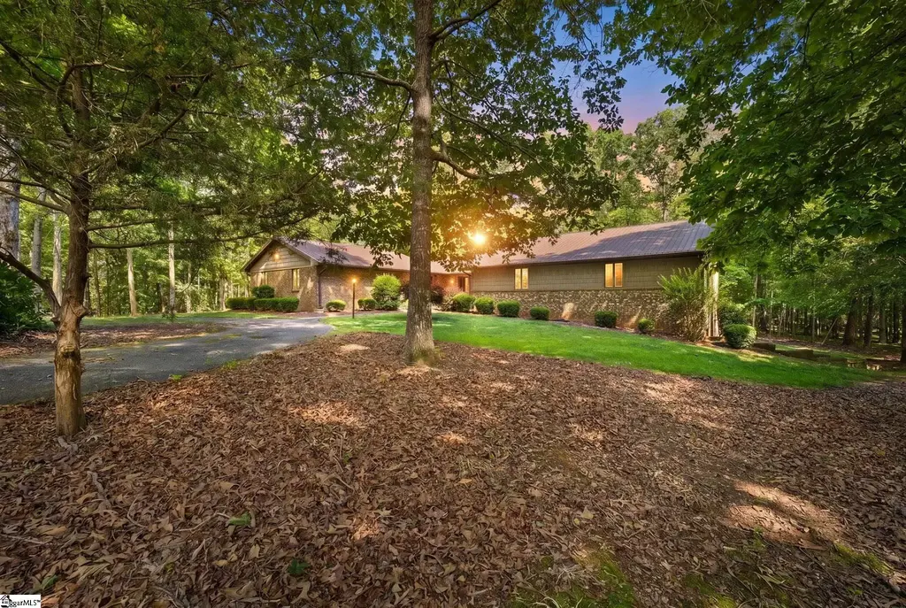 620 Walnut Grove Road, Roebuck