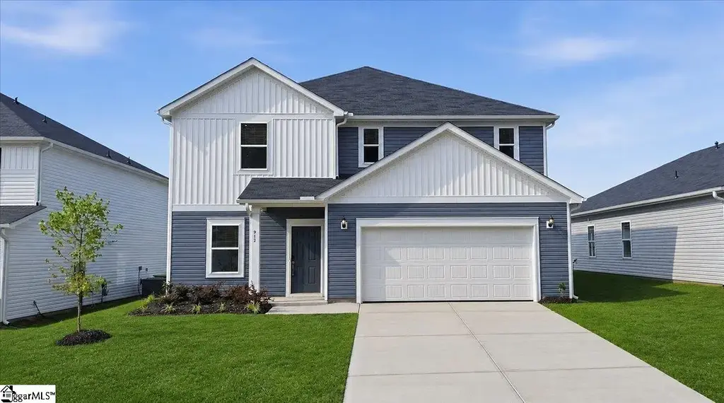 915 Rising Oak Court, Spartanburg