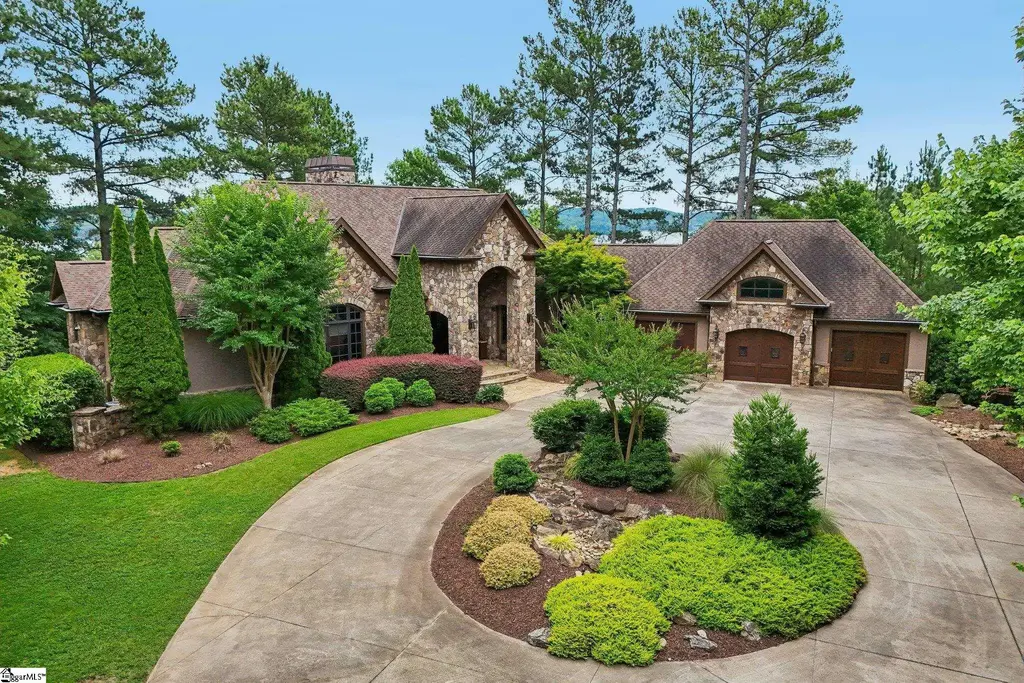 202 Hearthstone Way, Salem
