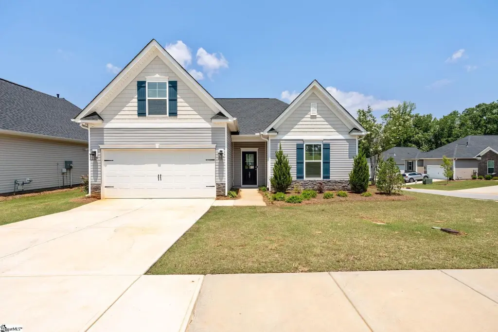 502 Clairbrook Court, Greer