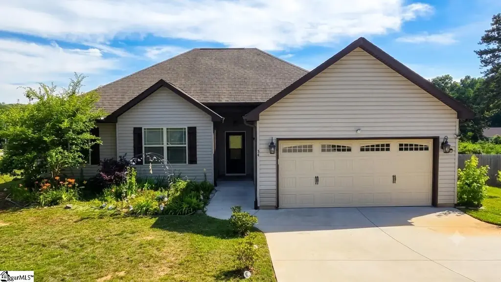 34 Montgomery Road, Lyman